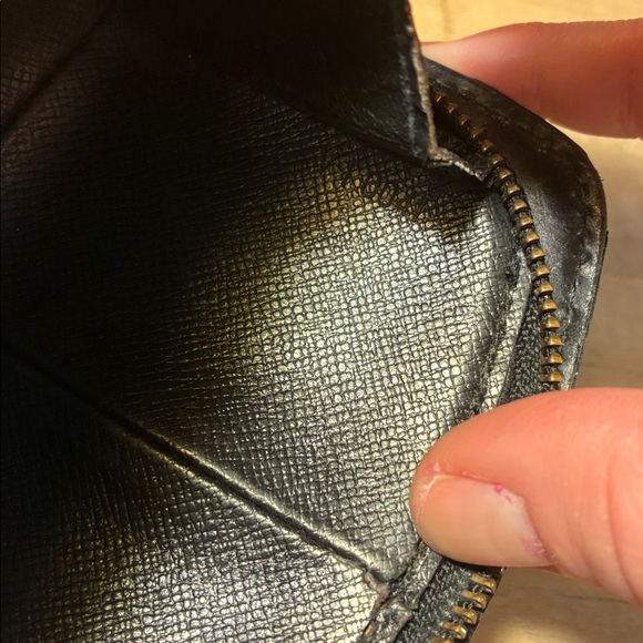Louis Vuitton Black Epi Demi Lune Coin Pouch! - Picture 8 of 10